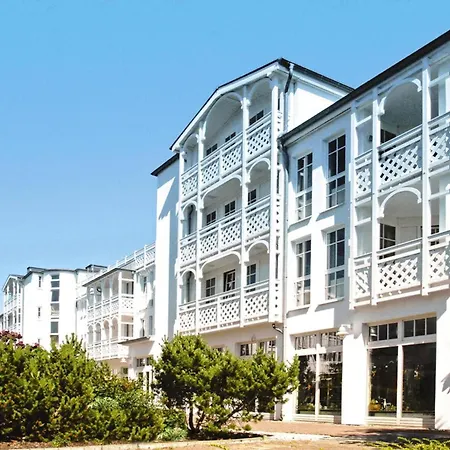 Apartment In A Lakeside Park In Sellin With A Balcony Buitenkant foto