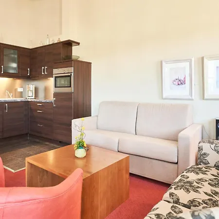Apartment In A Lakeside Park In Sellin With A Balcony Buitenkant foto