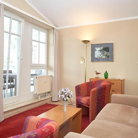 Apartment In A Lakeside Park In Sellin With A Balcony Buitenkant foto