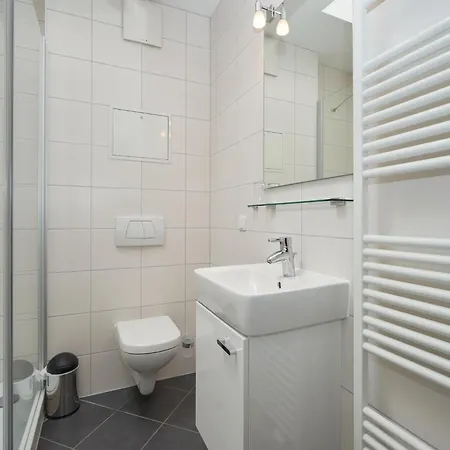 Apartment In A Lakeside Park In Sellin With A Balcony Buitenkant foto